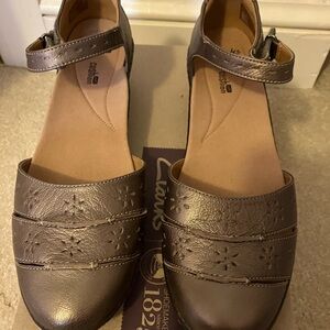 Clarks Metallic Loafers Elegant Flats